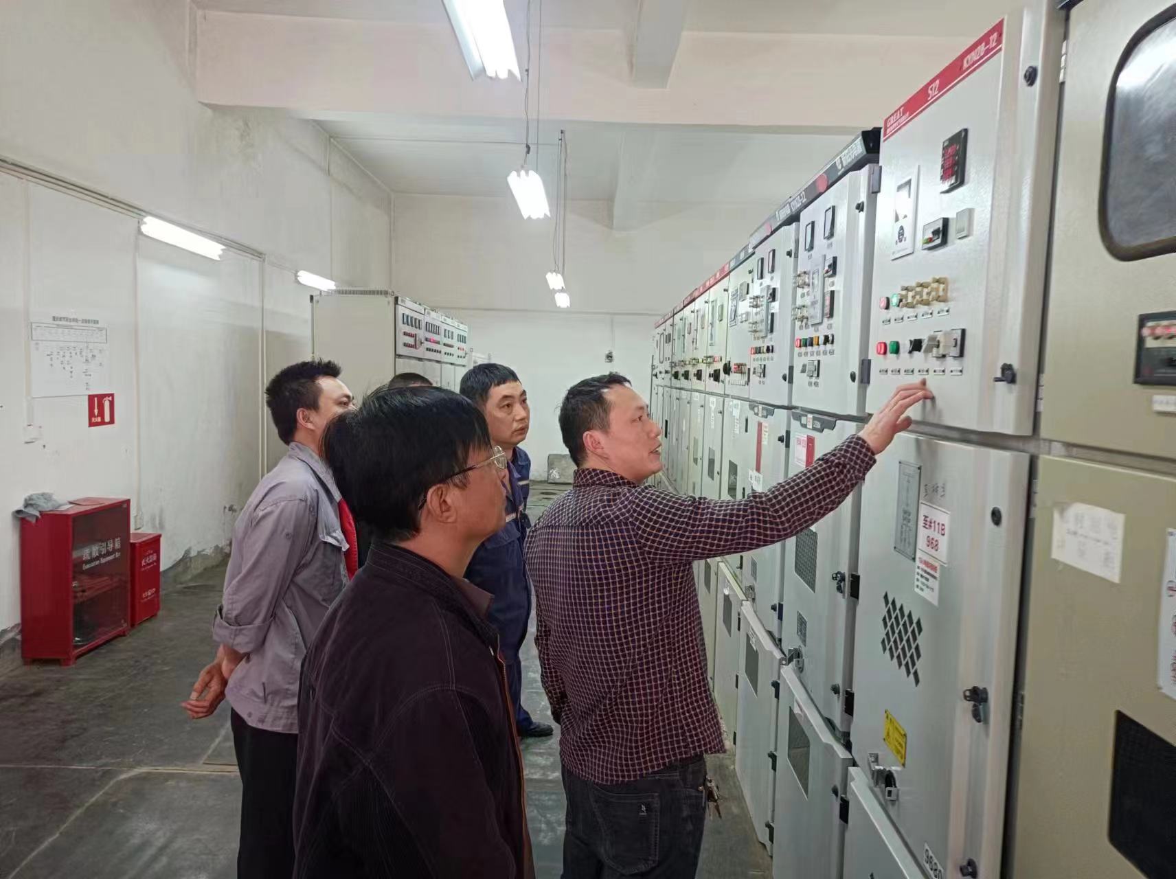 配电柜培训.jpg 配电柜培训.jpg