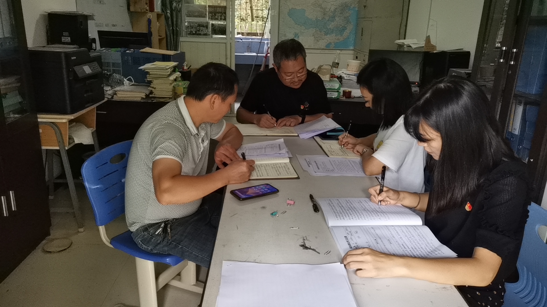 9.13专题组织生活会.jpg 9.13专题组织生活会.jpg